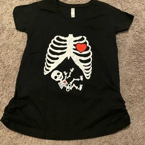 Halloween Pregnancy T shirt. Size small like new